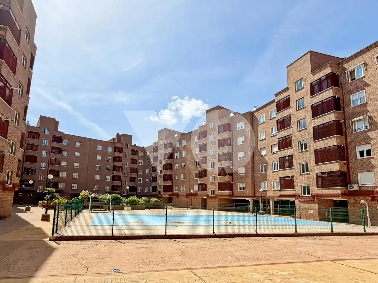 Außenansicht von Wohnung zum Verkauf in  Madrid Capital mit Klimaanlage, Heizung und Parkett