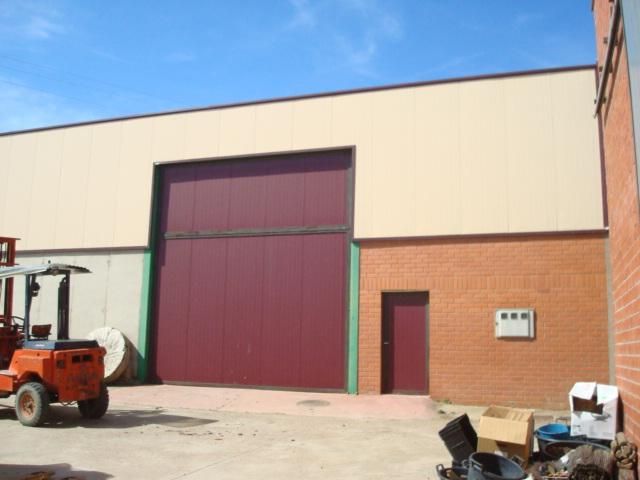 Exterior view of Industrial buildings for sale in Valdefresno