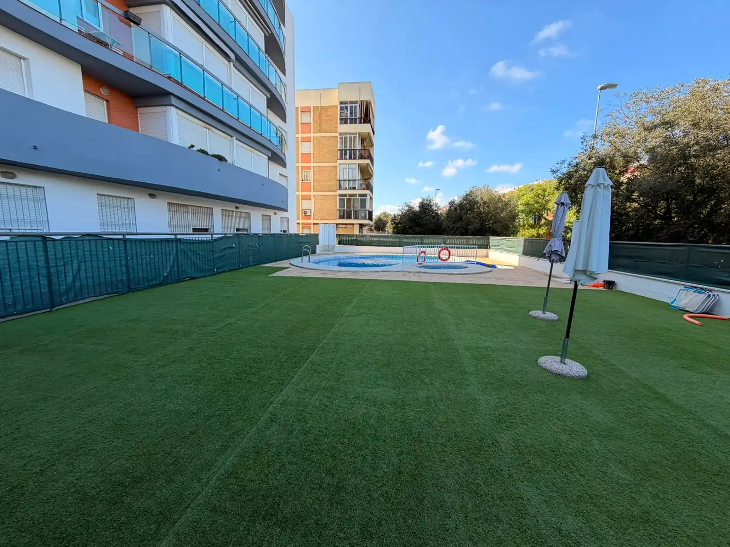 Piscina de Piso en venta en Sevilla con Aire acondicionado, Terraza y Piscina
