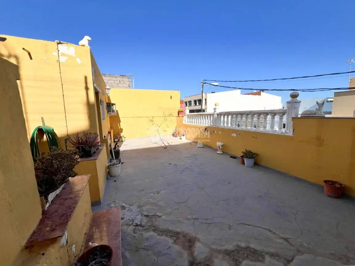 Maison avec terrasse à vendre à Vecindario - El Doctoral - Cruce de Sardina, imagen 3