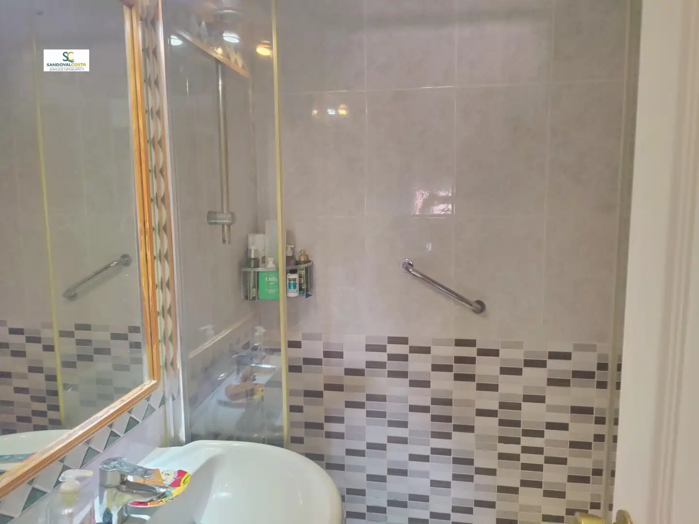 Badezimmer von Wohnung zur Miete in Alicante / Alacant mit Klimaanlage und Möbliert