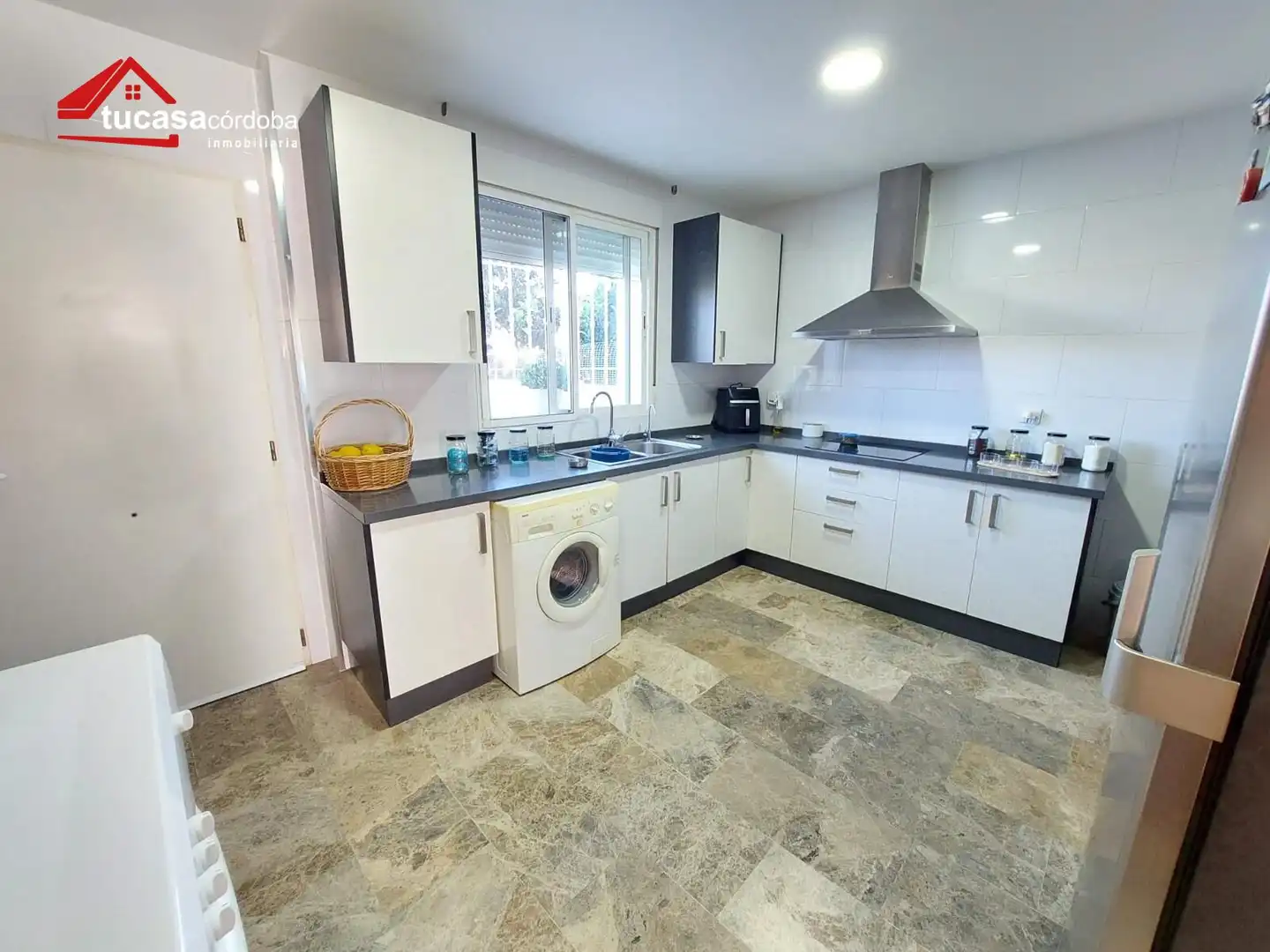 Kitchen of Houses for sale in Córdoba  with Terrace and Storage room
