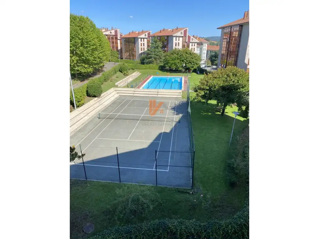 Swimming pool of Flat for rent in Santiago de Compostela   with Furnished