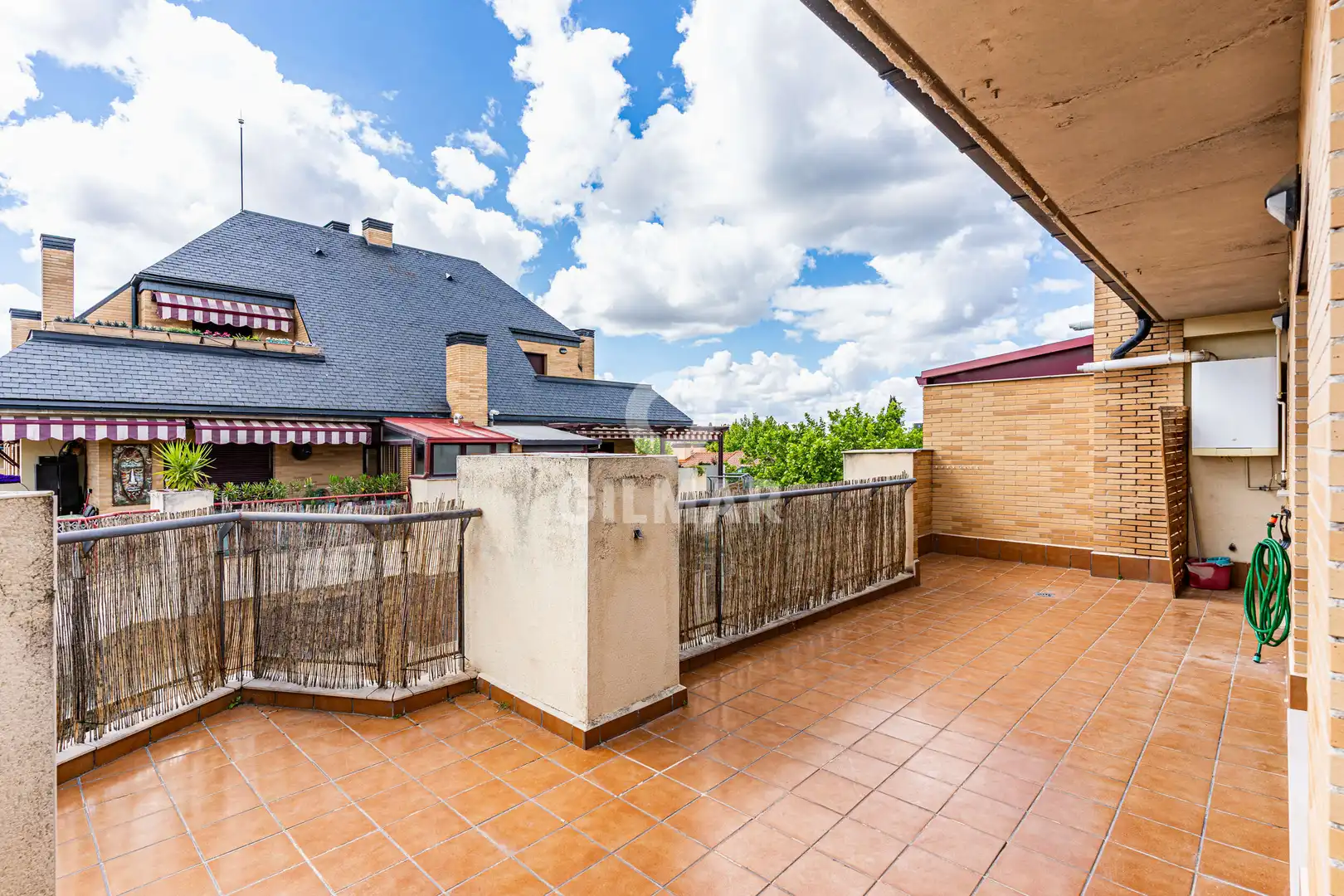 Terrasse von Maisonette zum Verkauf in Boadilla del Monte mit Heizung, Abstellraum und Schwimmbad