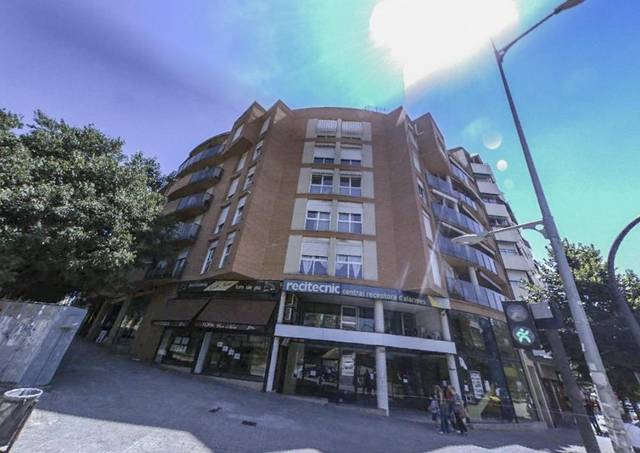 Piso en Venta en Passeig del Vint-i-dos de Juliol en Barri del Centre