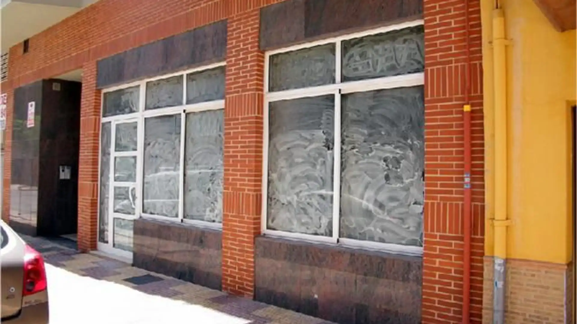 Vista exterior de Local en venta en Cullera