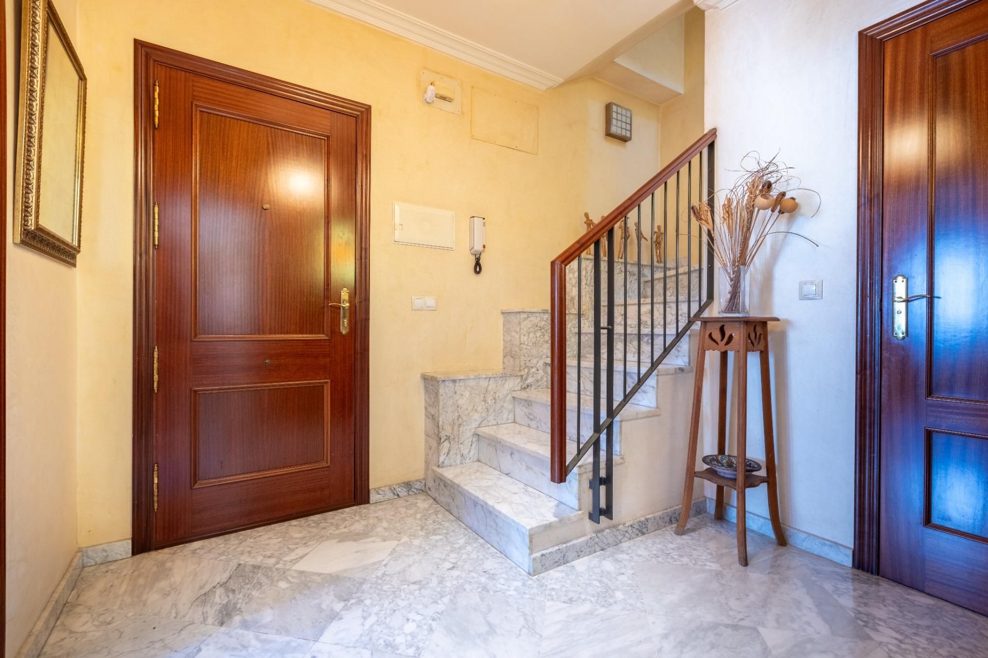 Duplex for sale in Dos Hermanas  with Air Conditioner, Heating and Terrace