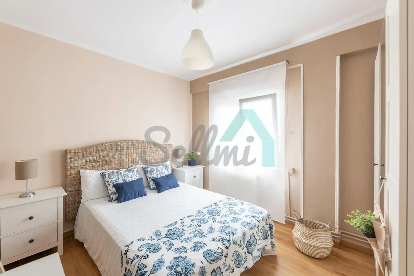 Habitación de Piso en venta en Oviedo  con Calefacción