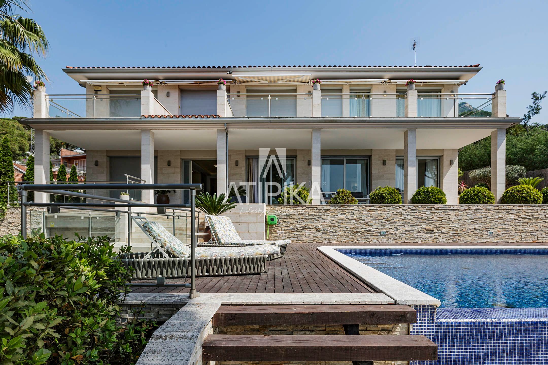 Exterior view of House or chalet for sale in Cabrils  with Air Conditioner, Heating and Parquet flooring
