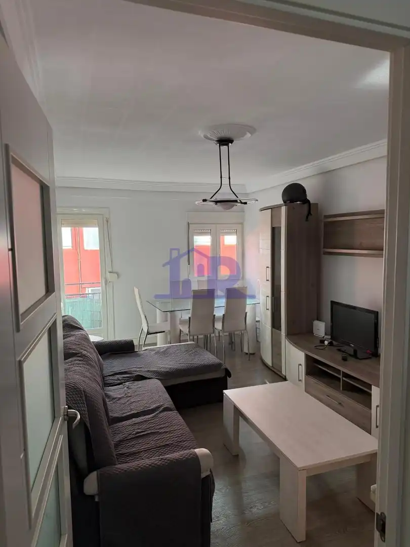 Sala d'estar de Pis en venda en Cuenca amb Calefacció i Terrassa