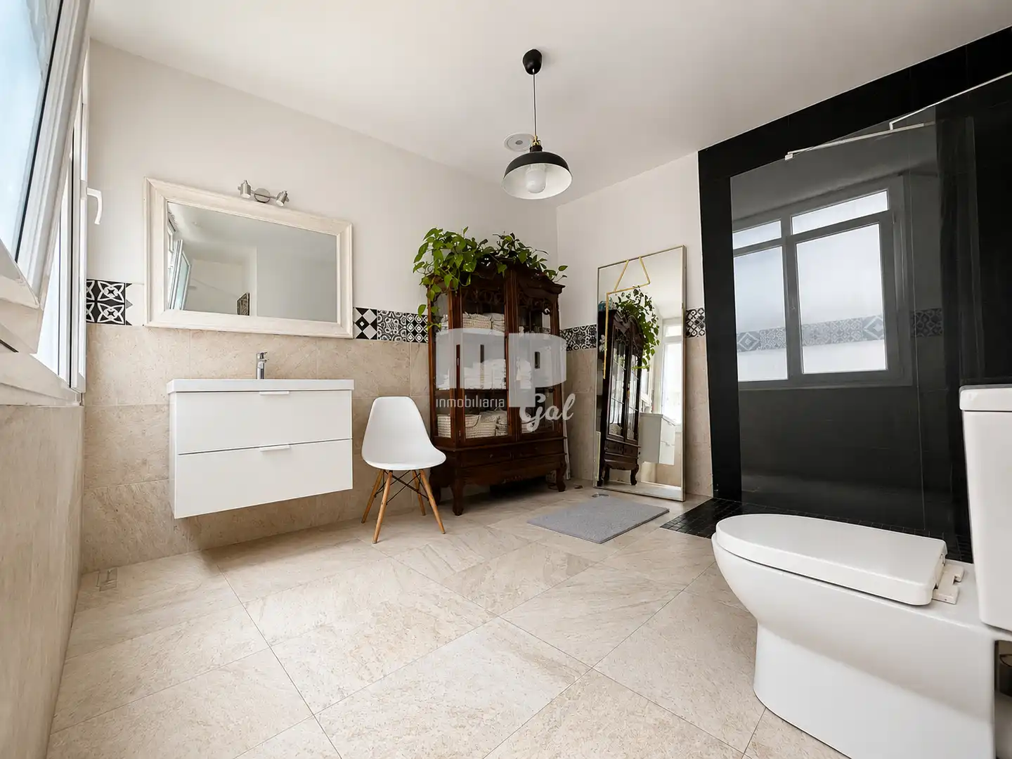 Baño de Piso en venta en Vigo  con Calefacción, Terraza y Trastero
