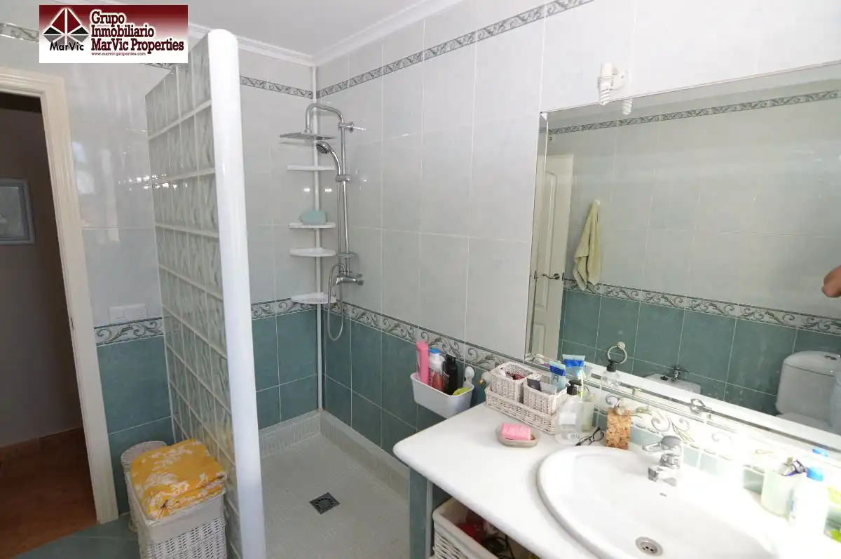 Bathroom of Houses for sale in La Nucia  with Air Conditioner, Swimming Pool and Furnished