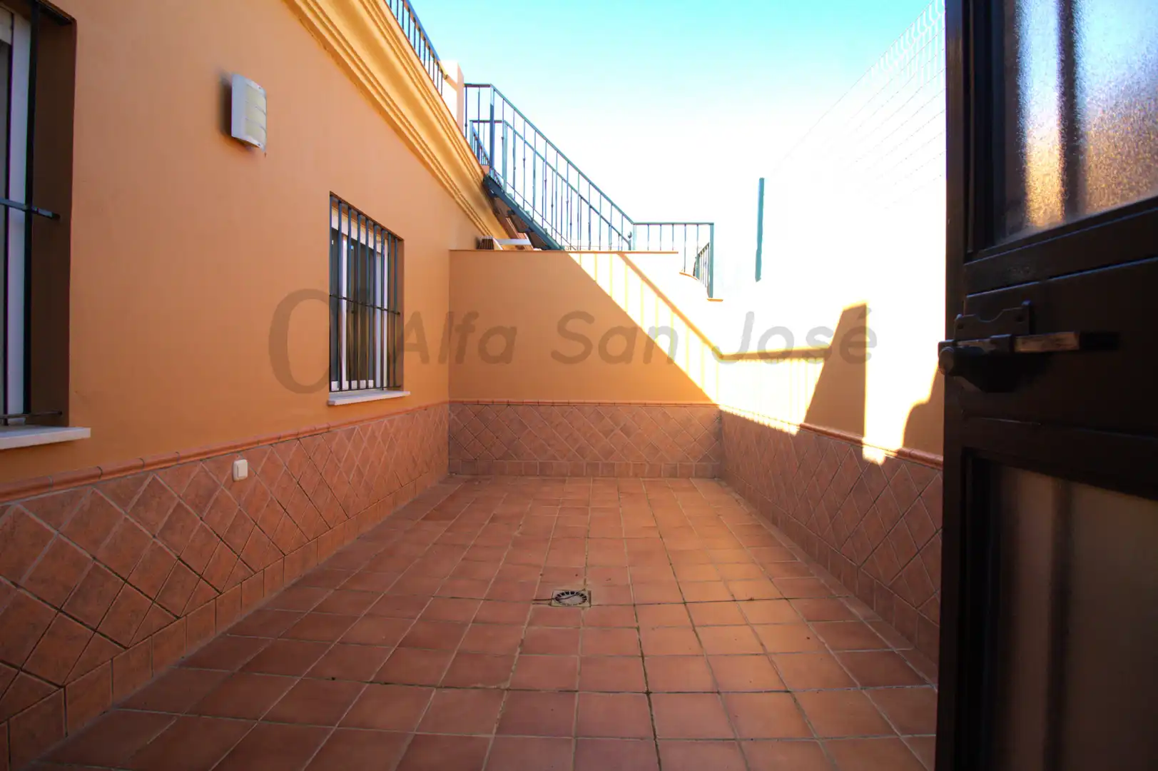 Terrassa de Casa adosada de lloguer en La Rinconada amb Balcó