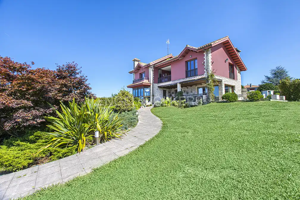 House with terrace for sale in Somió - Cabueñes, imagen 2
