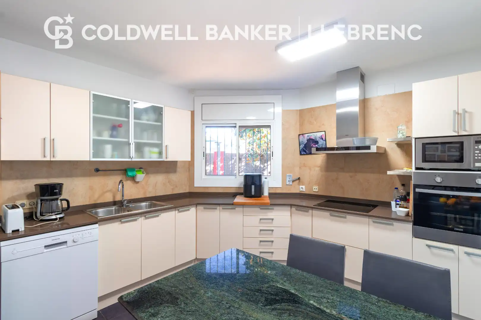 Kitchen of Houses for sale in Sant Cugat del Vallès  with Air Conditioner, Heating and Private garden