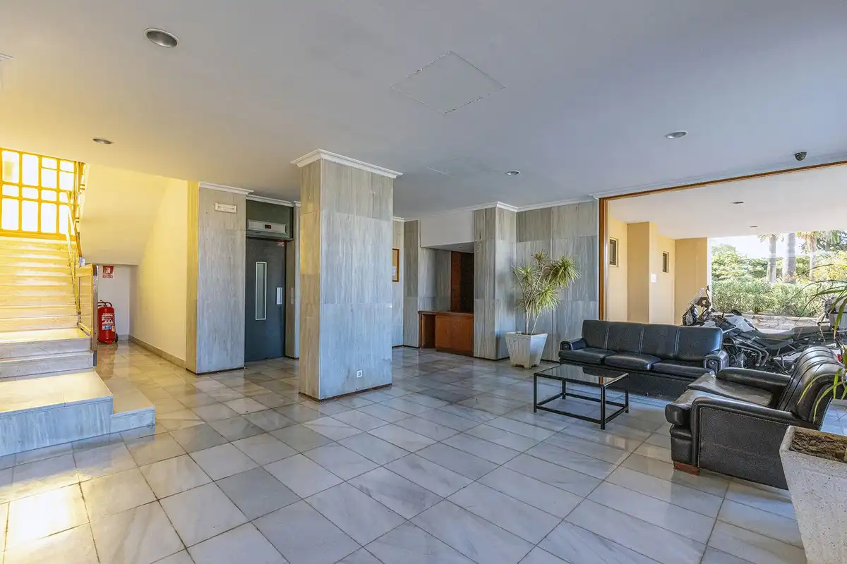 Apartamento en venta en Marbella con Aire acondicionado, Amueblado y Horno