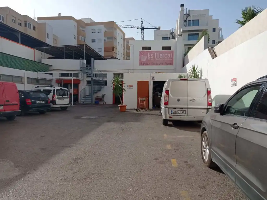 Local en venta en Santa Eulària