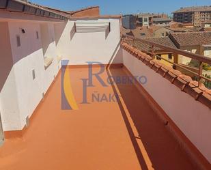 Terrassa de Apartament en venda en Valencia de Don Juan amb Moblat