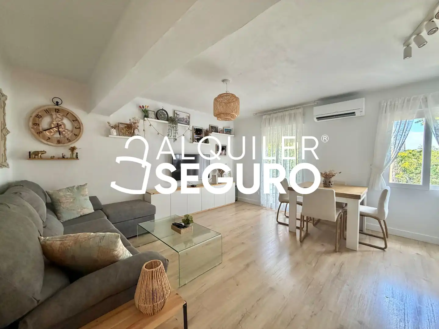 Sala d'estar de Pis de lloguer en Pozuelo de Alarcón amb Aire condicionat i Terrassa