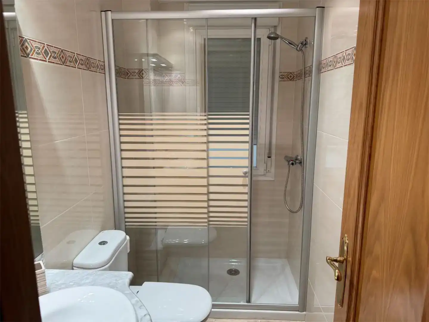 Baño de Piso para compartir en  Logroño con Parquet y Amueblado