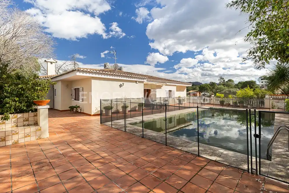 Vista exterior de Casa o chalet en venta en Alzira con Aire acondicionado, Calefacción y Jardín privado