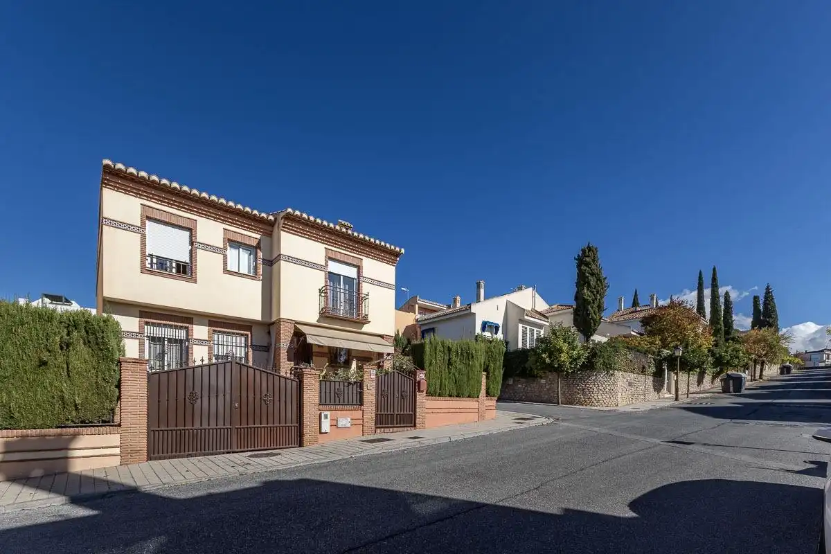 House for sale in Huétor Vega, imagen 2