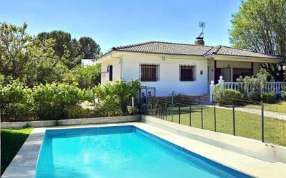 Jardí de Casa o xalet en venda en Nuevo Baztán amb Terrassa i Piscina