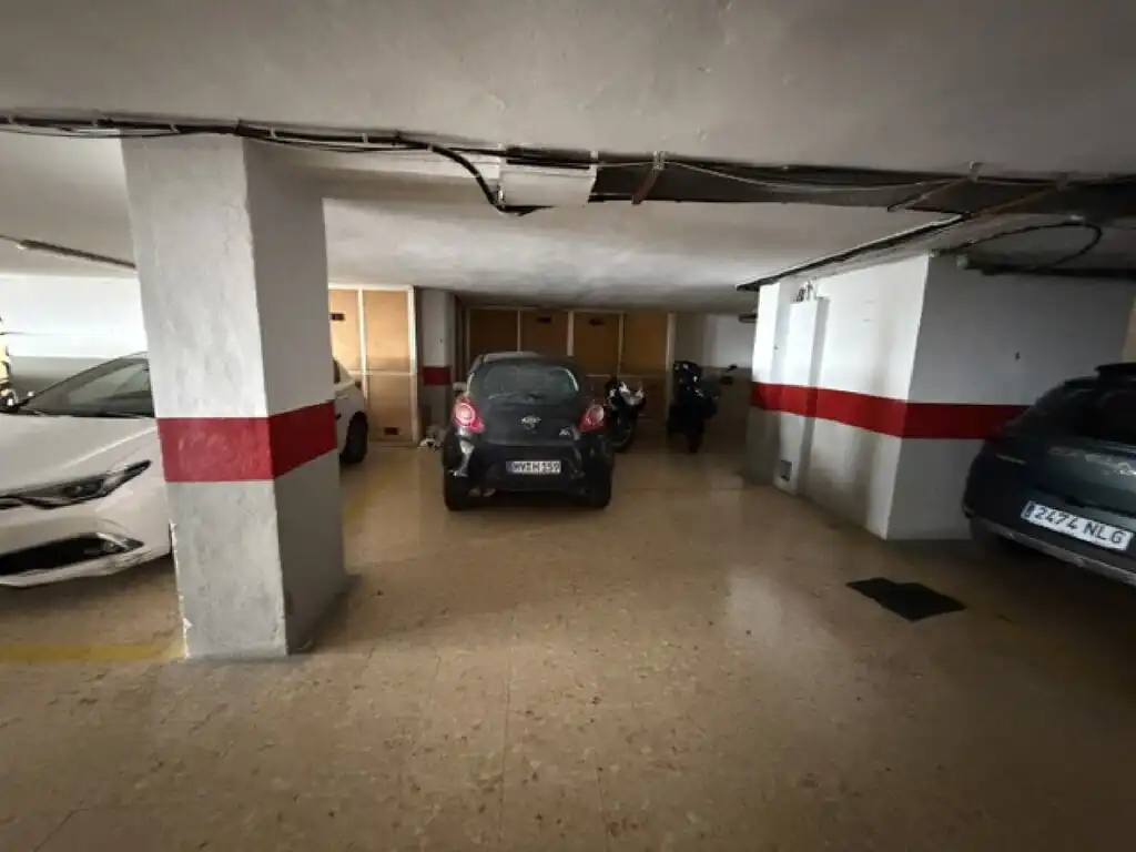 Aparcament de Apartament de lloguer en Ponent