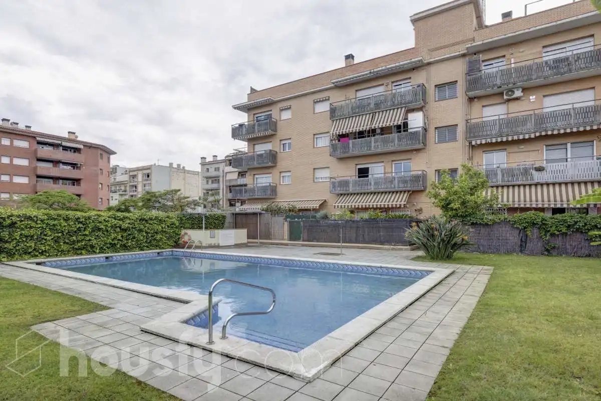 Piscina de Piso en venta en Pineda de Mar con Aire acondicionado, Terraza y Balcón