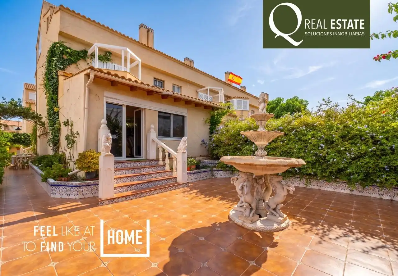 Vista exterior de Casa o xalet en venda en El Campello amb Aire condicionat, Calefacció i Jardí privat