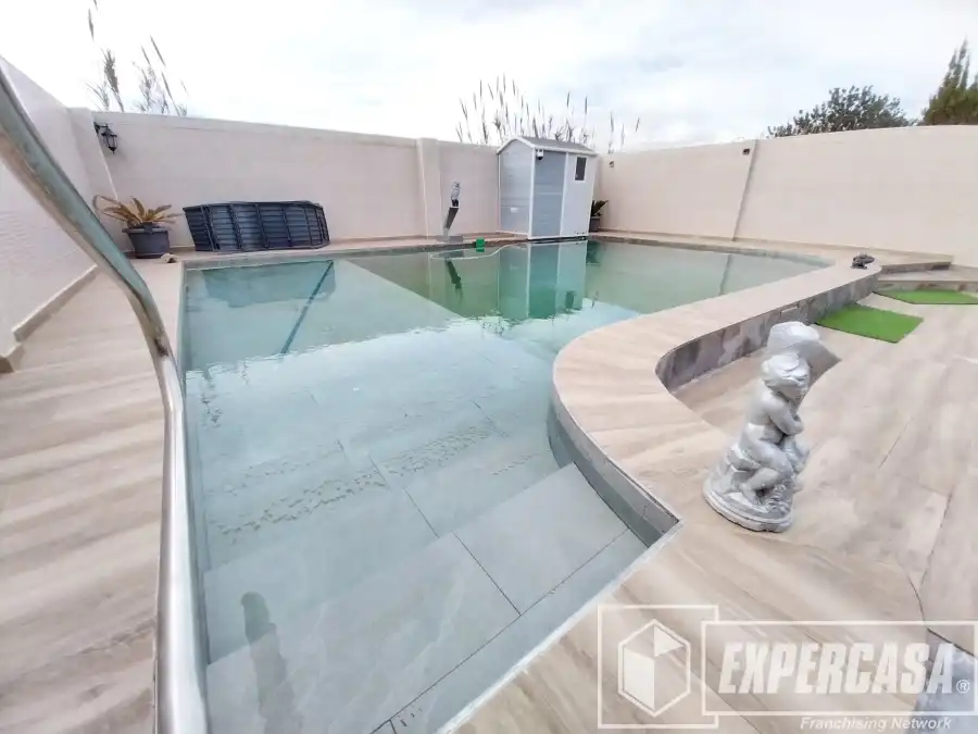 Swimming pool of Houses for sale in Torrent  with Air Conditioner, Heating and Terrace