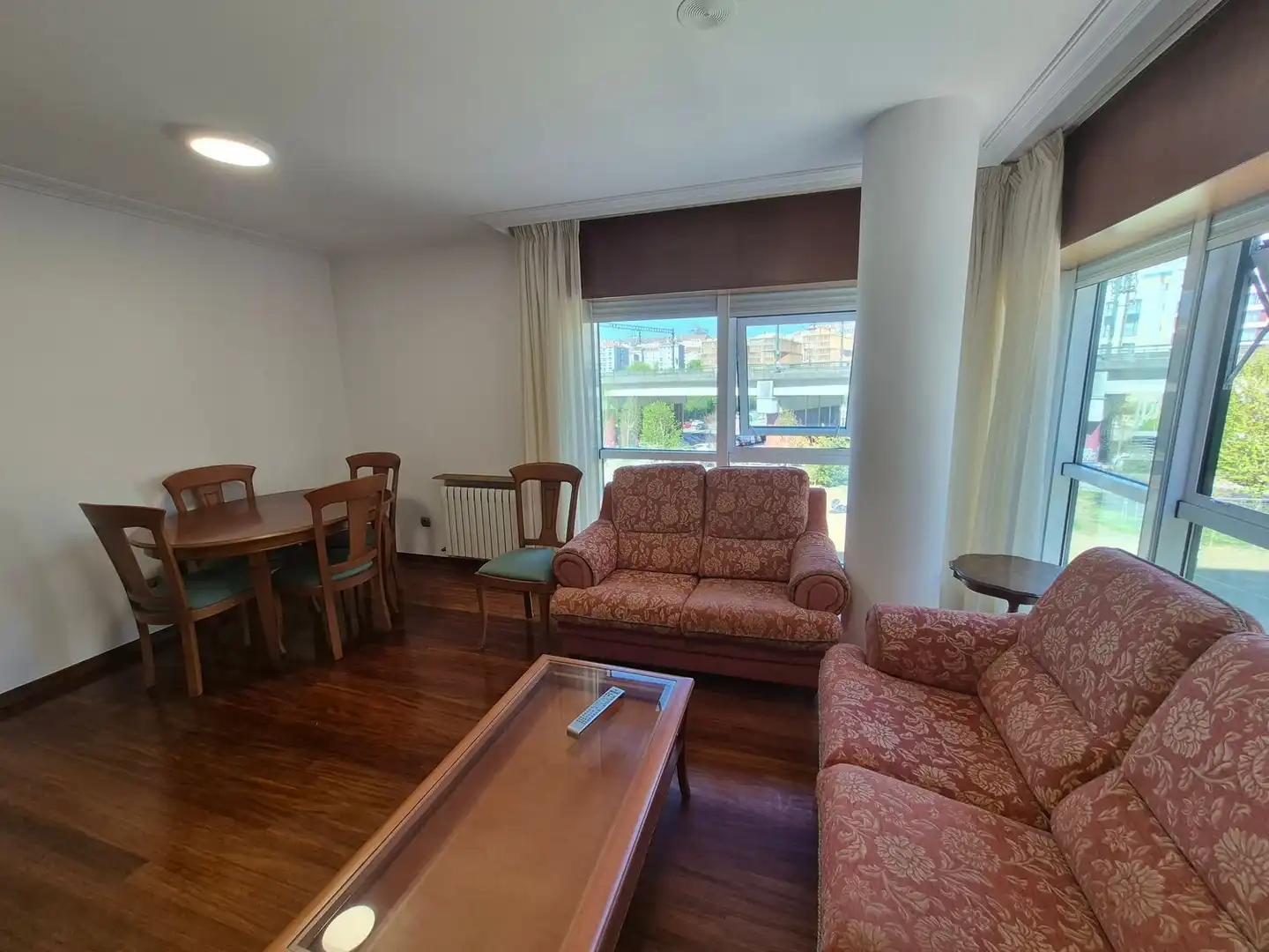 Sala de estar de Piso de alquiler en Santiago de Compostela  con Parquet y Trastero