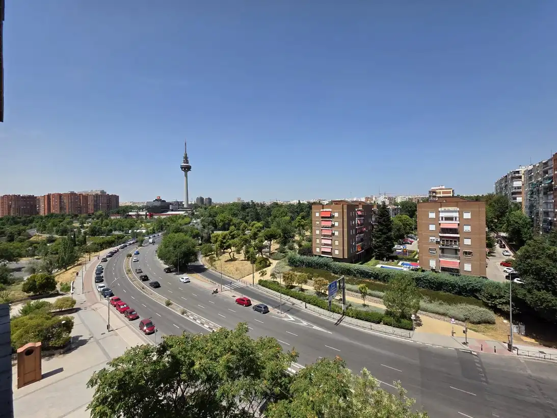 Vista exterior de Piso en venta en Madrid con Aire acondicionado, Calefacción y Terraza