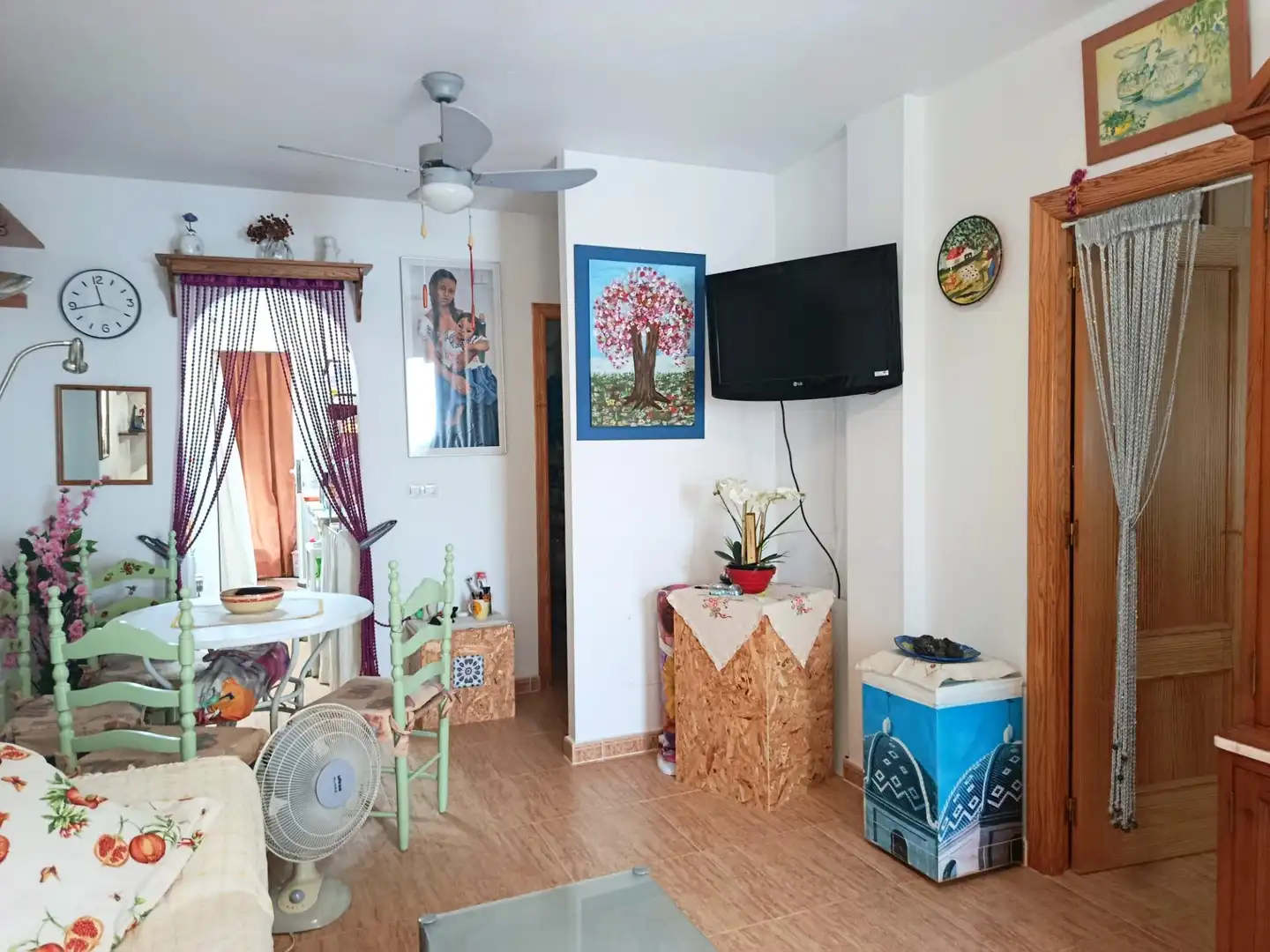 Sala d'estar de Casa adosada en venda en Castalla amb Jardí privat, Terrassa i Moblat
