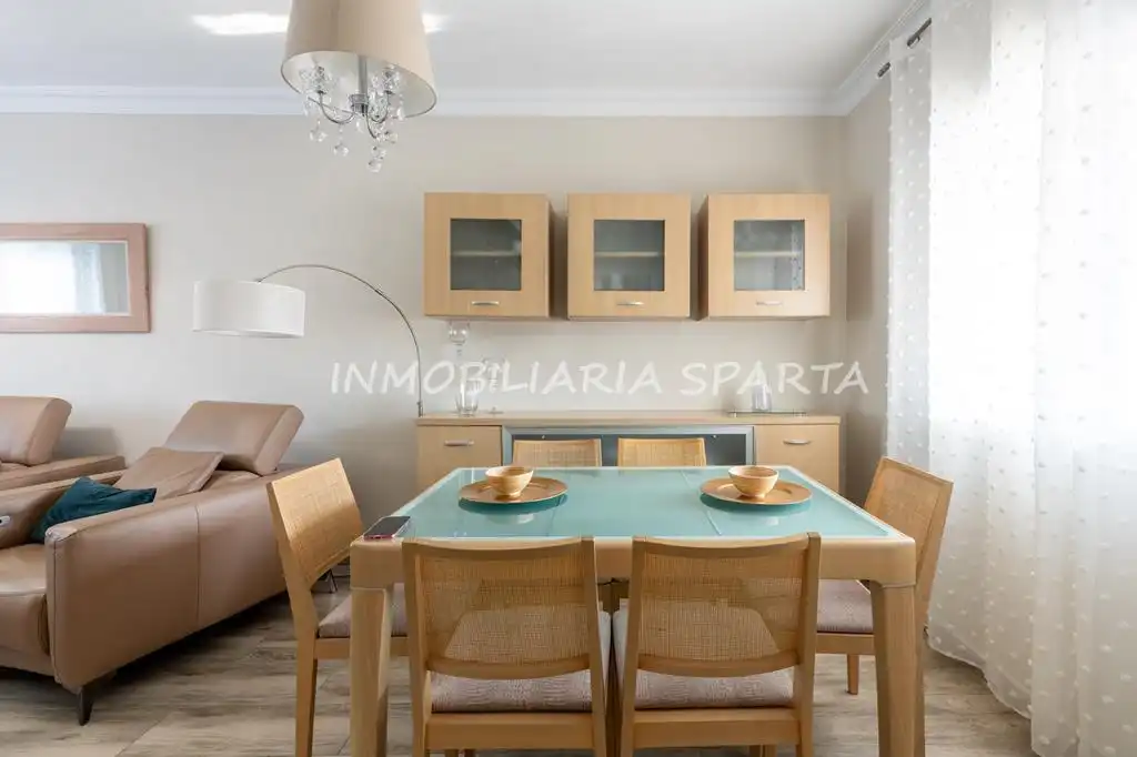 Esszimmer von Einfamilien-Reihenhaus zum Verkauf in Umbrete mit Klimaanlage