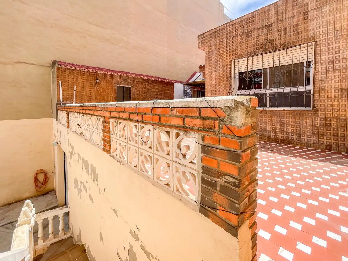 Exterior view of Houses for sale in Catarroja