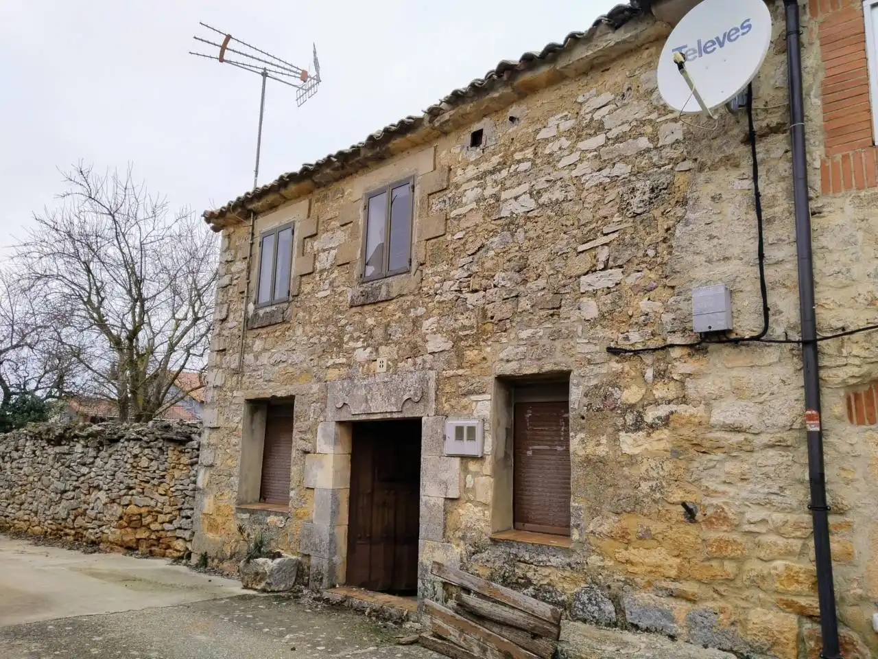 Vista exterior de Finca rústica en venta en Merindad de Río Ubierna con Calefacción y Parquet