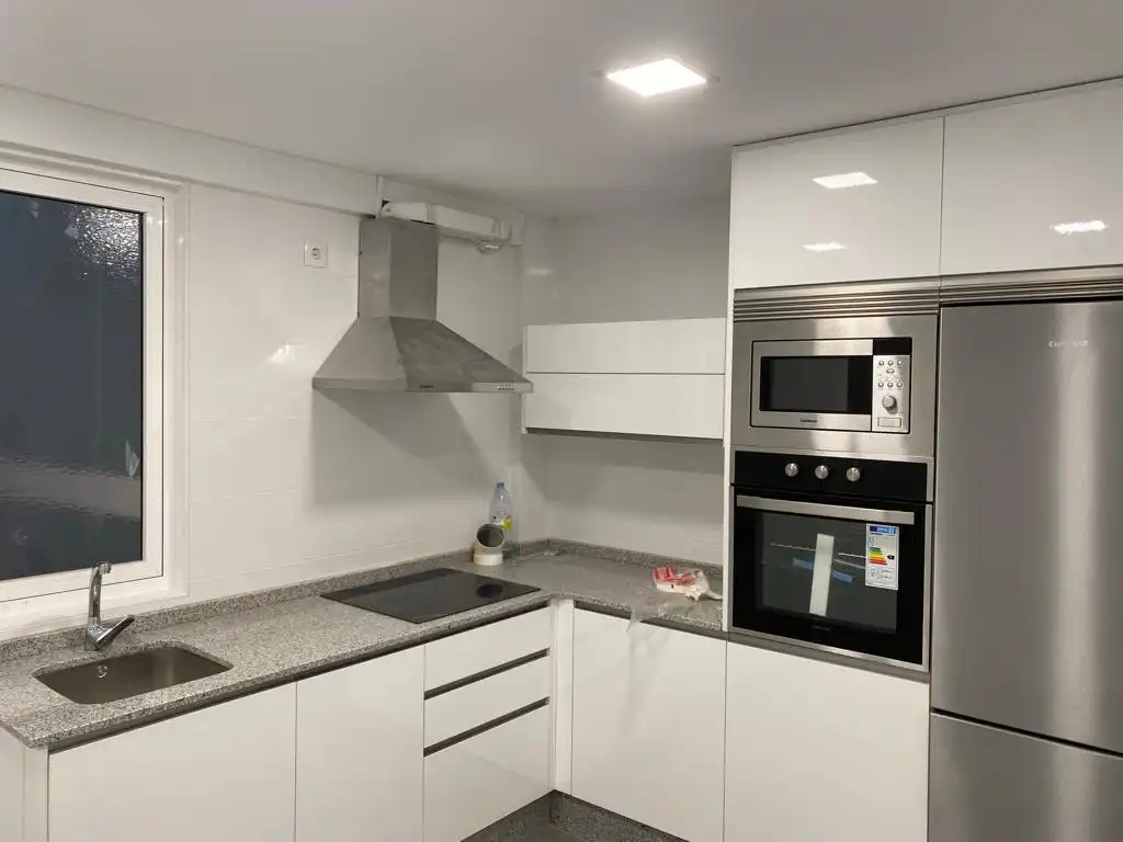 Cocina de Piso de alquiler en A Coruña Capital  con Calefacción