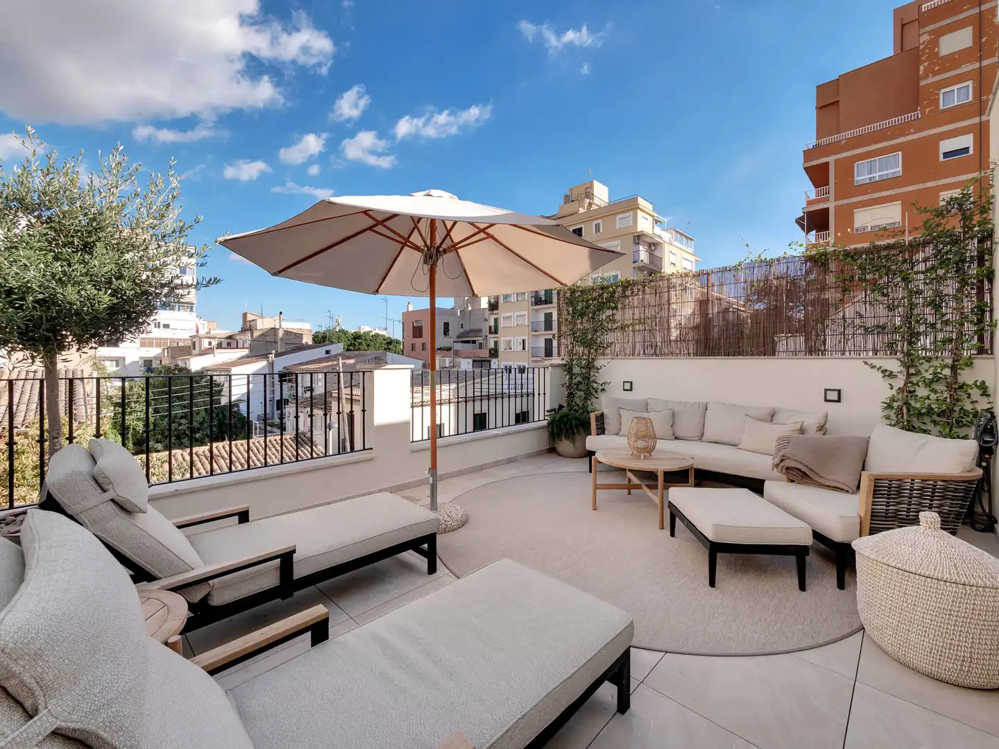 Terrace of Detached homes for rent in  Palma de Mallorca  with Air Conditioner, Heating and Private garden