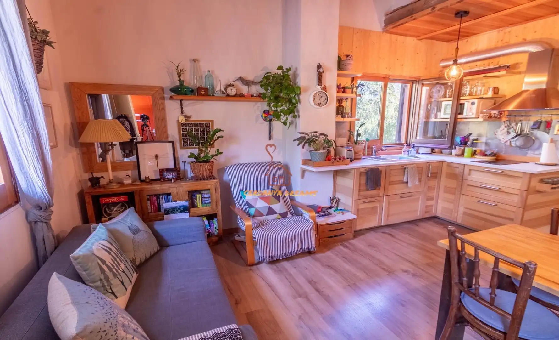 Sala de estar de Edificio en venta en Alp