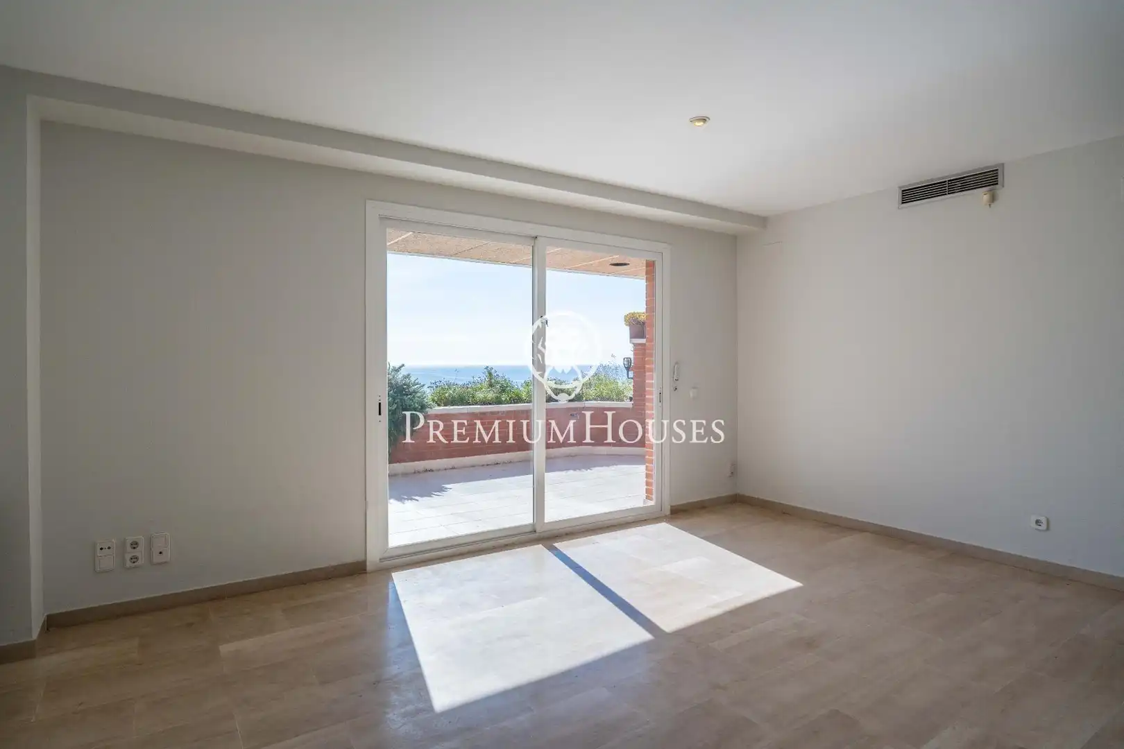 Terrace of Attic for sale in Sitges  with Heating, Private garden and Terrace