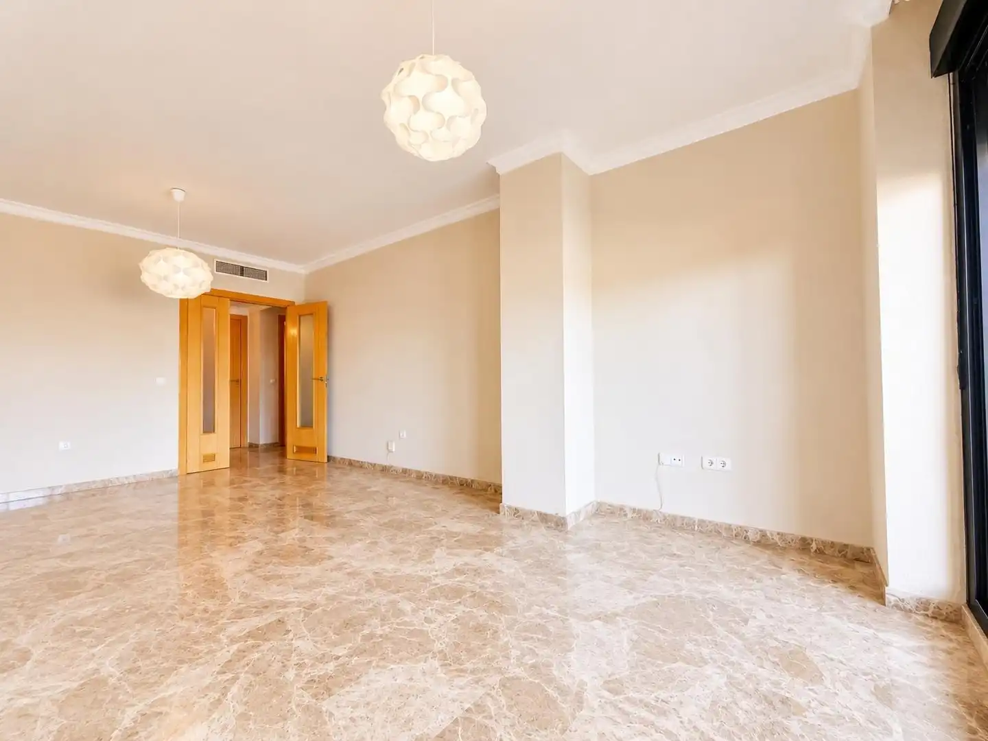 Piso en venta en Málaga con Terraza, Trastero y Piscina comunitaria
