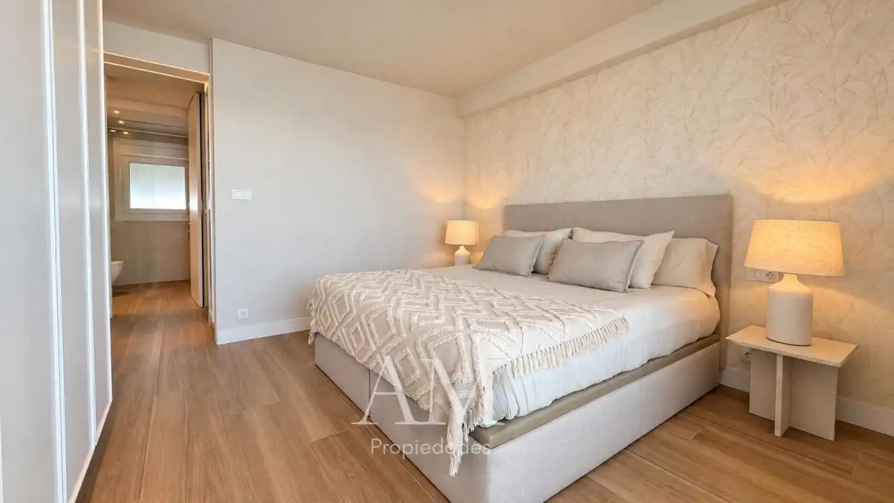 Schlafzimmer von Wohnung zum Verkauf in Vigo  mit Heizung, Terrasse und Abstellraum
