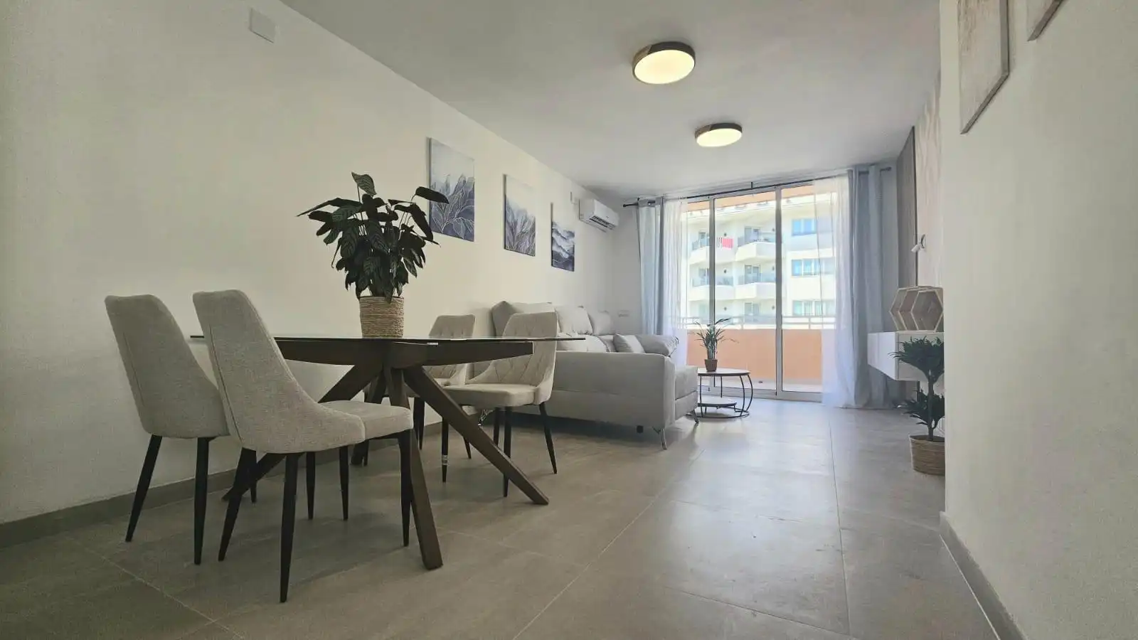 Vista exterior de Pis en venda en Fuengirola amb Aire condicionat, Calefacció i Terrassa