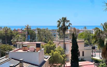 Vista exterior de Dúplex en venda en Castelldefels amb Calefacció, Jardí privat i Terrassa