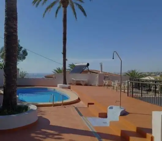 Schwimmbecken von Gebäude zum Verkauf in Altea