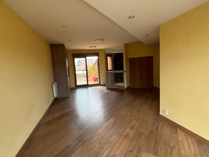 Piso en venta en Gijón  con Terraza, Piscina y Balcón