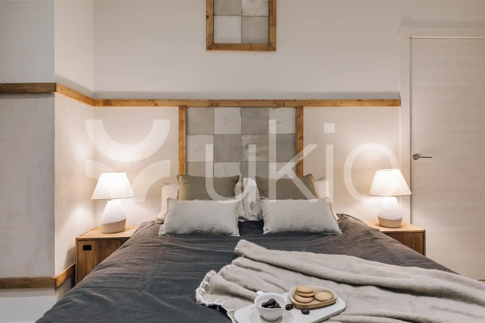 Dormitori de Apartament de lloguer en Barcelona amb Aire condicionat, Calefacció i Moblat