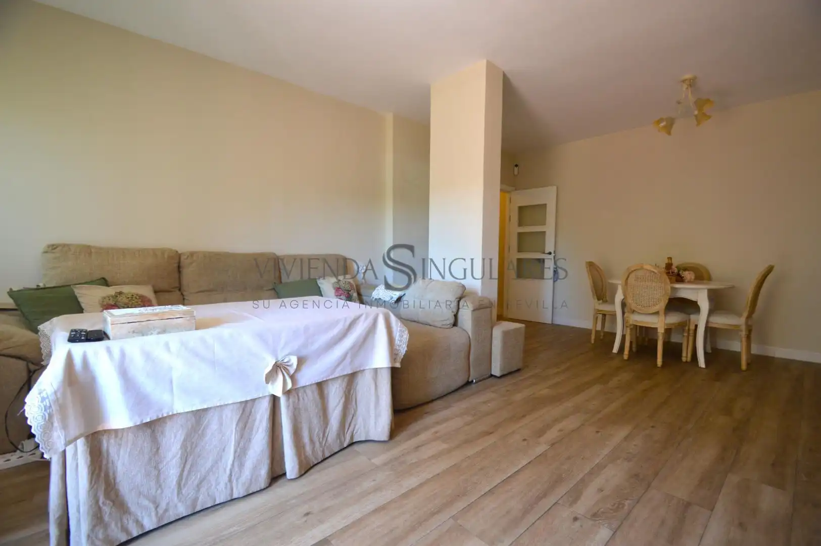 Bedroom of Flat for sale in Sevilla  with Air Conditioner, Heating and Private garden
