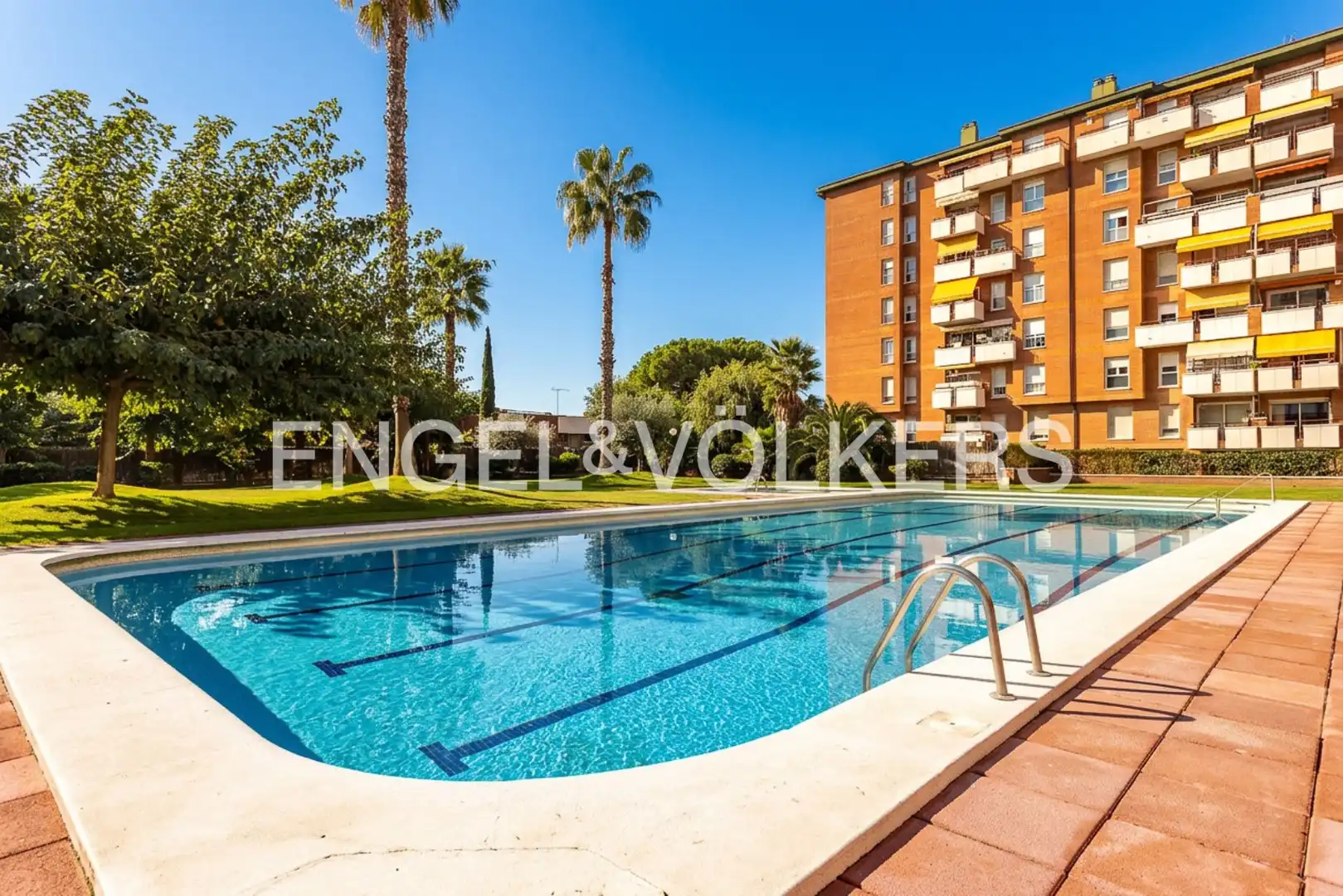 Piscina de Pis en venda en Can Farrerons